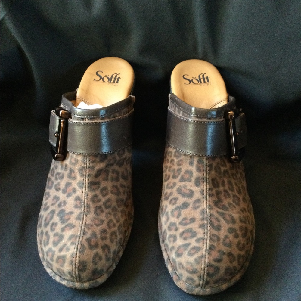 NEW Sofft adorable animal print platform mules